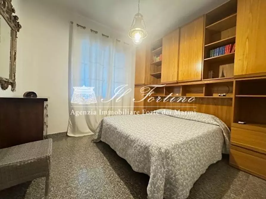 Immagine 12 di Villa in vendita  a Forte Dei Marmi