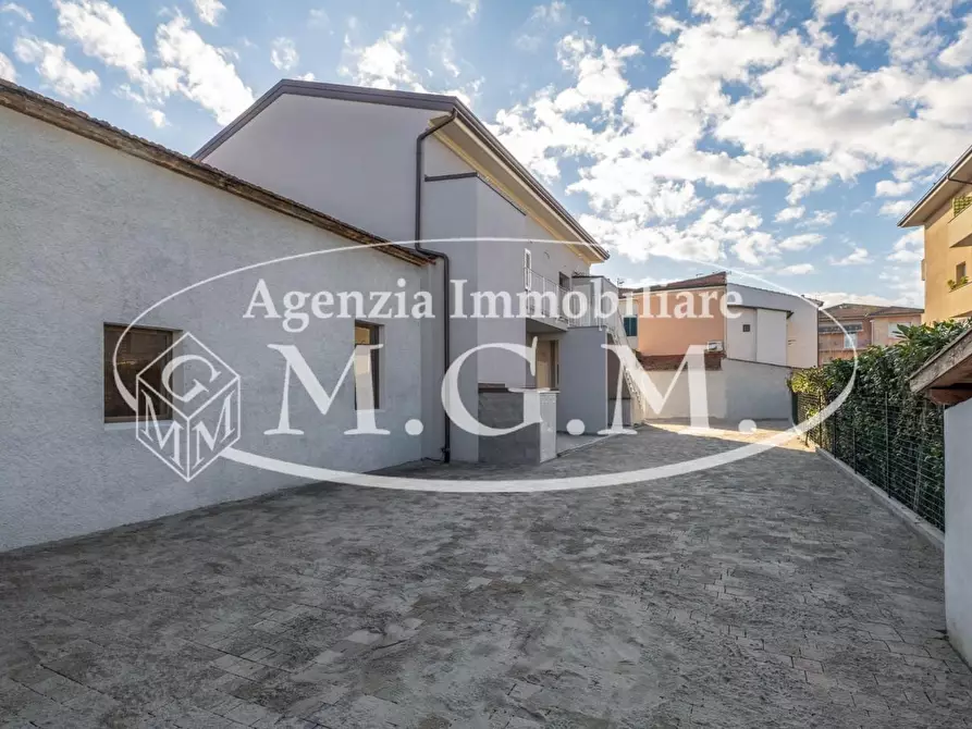 Immagine 23 di Appartamento in vendita  a Pontedera