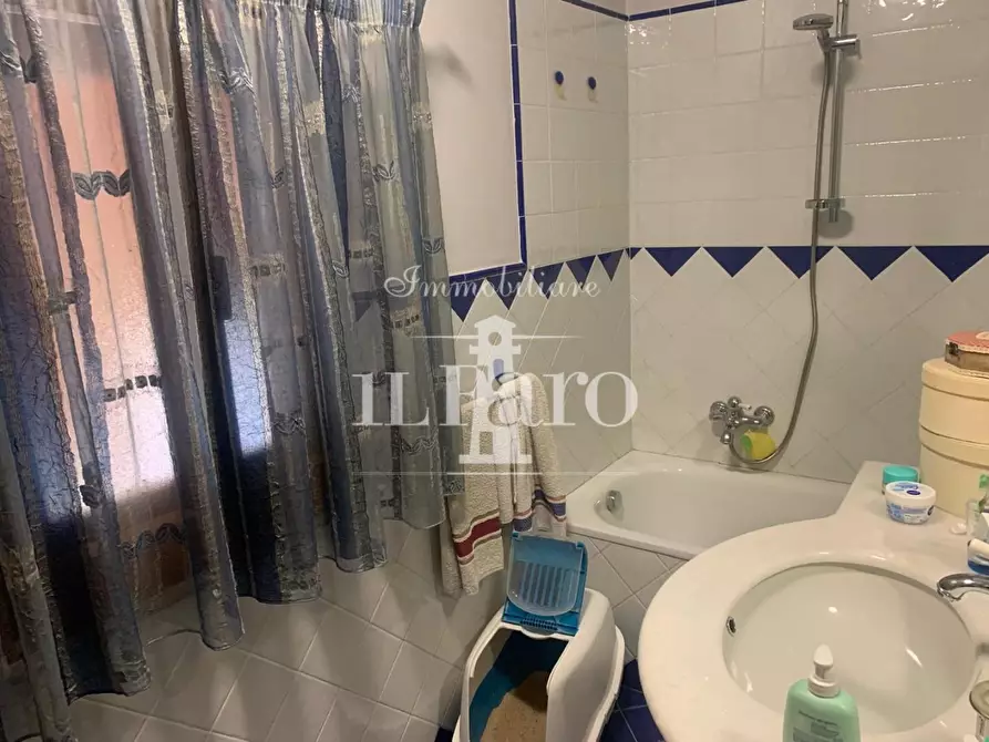 Immagine 14 di Porzione di casa in vendita  a Campi Bisenzio