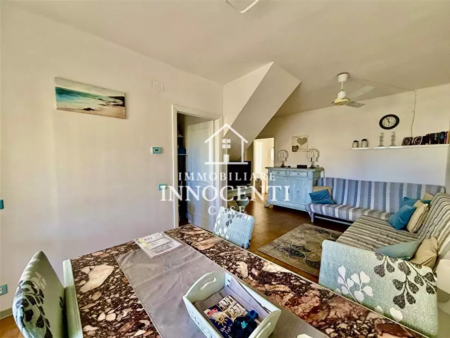 Immagine 2 di Appartamento in vendita  a Massa