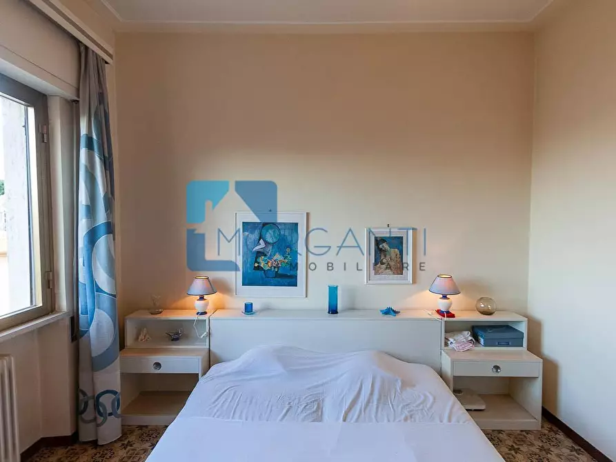 Immagine 11 di Appartamento in vendita  a Camaiore