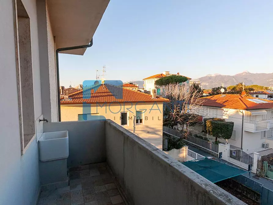 Immagine 14 di Appartamento in vendita  a Camaiore