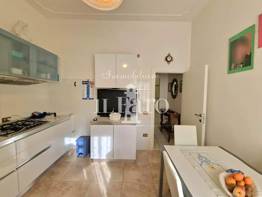 Immagine 14 di Appartamento in vendita  a Campi Bisenzio