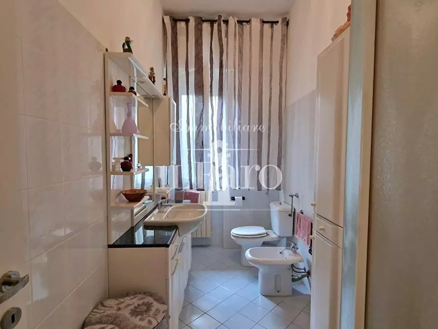 Immagine 30 di Appartamento in vendita  a Campi Bisenzio