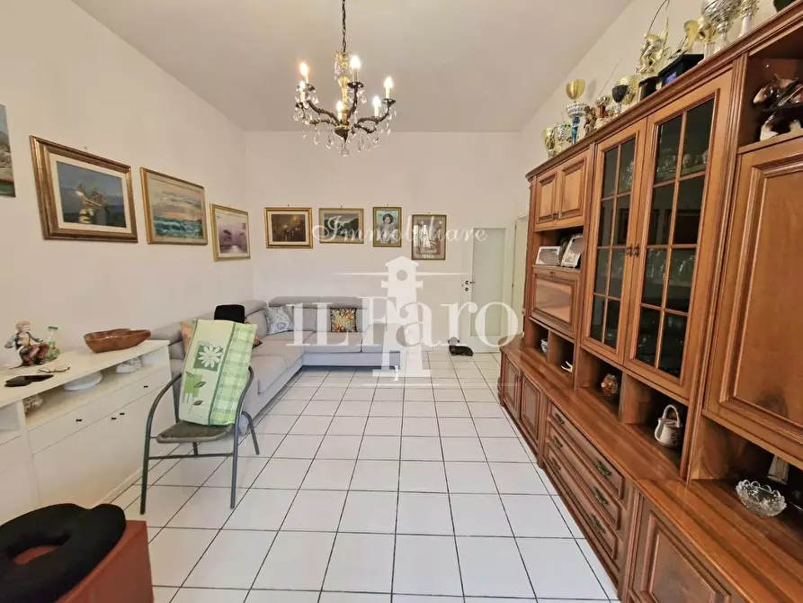 Immagine 8 di Appartamento in vendita  a Campi Bisenzio