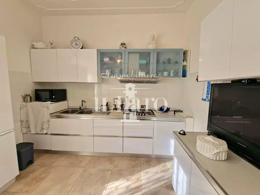 Immagine 15 di Appartamento in vendita  a Campi Bisenzio