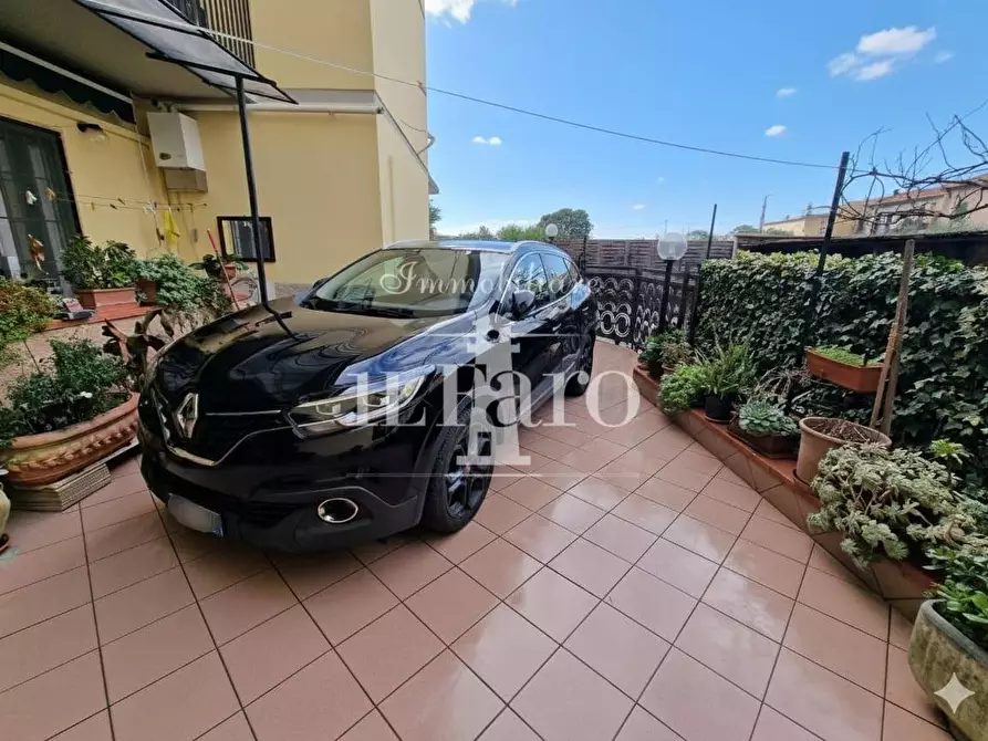 Immagine 1 di Appartamento in vendita  a Campi Bisenzio