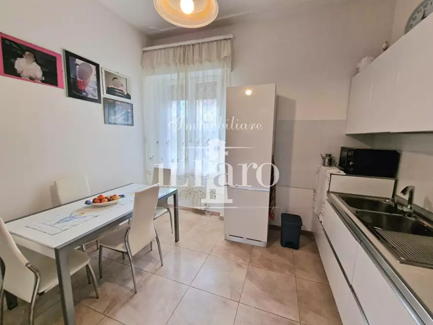 Immagine 19 di Appartamento in vendita  a Campi Bisenzio