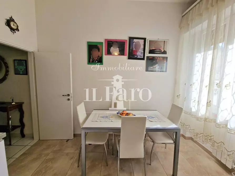 Immagine 18 di Appartamento in vendita  a Campi Bisenzio