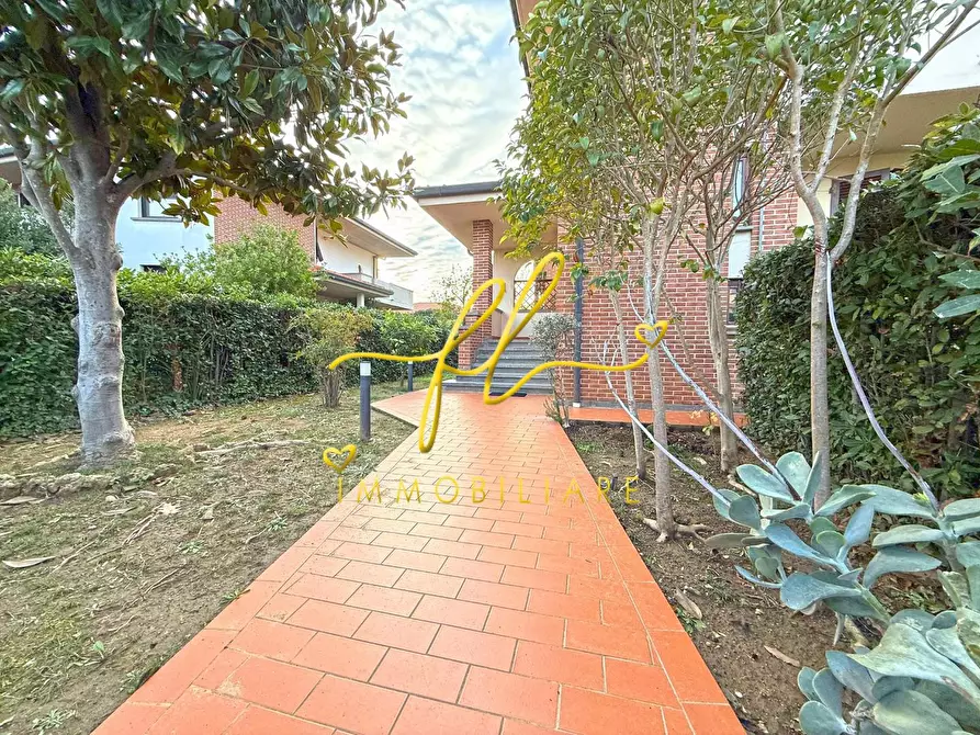 Immagine 21 di Casa bifamiliare in vendita  a Cecina