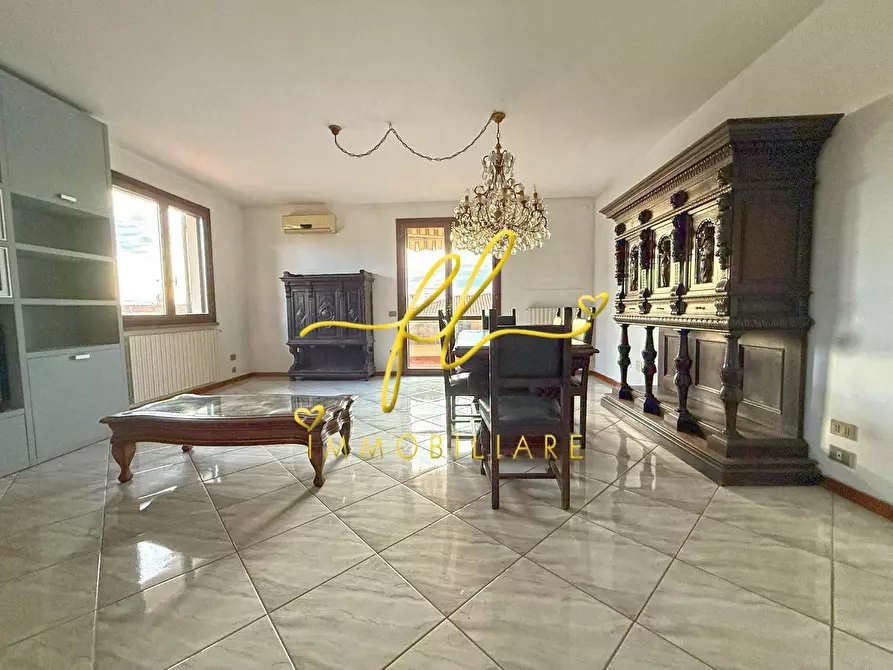 Immagine 2 di Casa bifamiliare in vendita  a Cecina