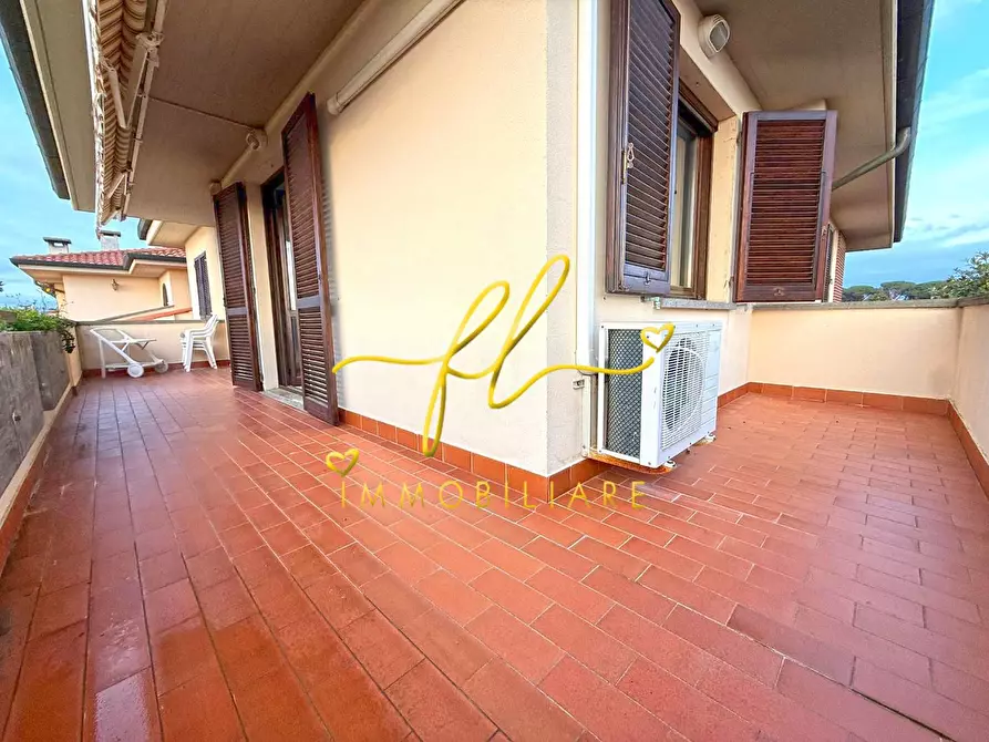 Immagine 17 di Casa bifamiliare in vendita  a Cecina