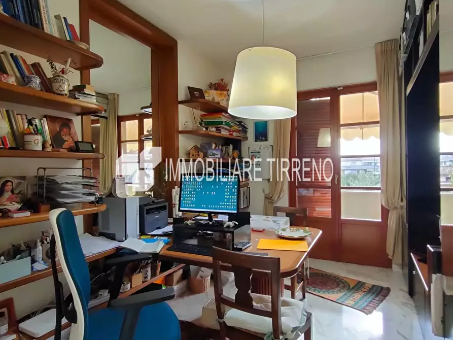 Immagine 18 di Appartamento in vendita  a Massa