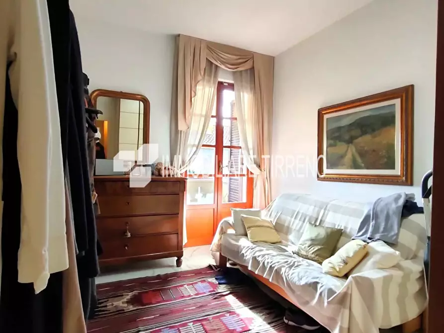 Immagine 10 di Appartamento in vendita  a Massa