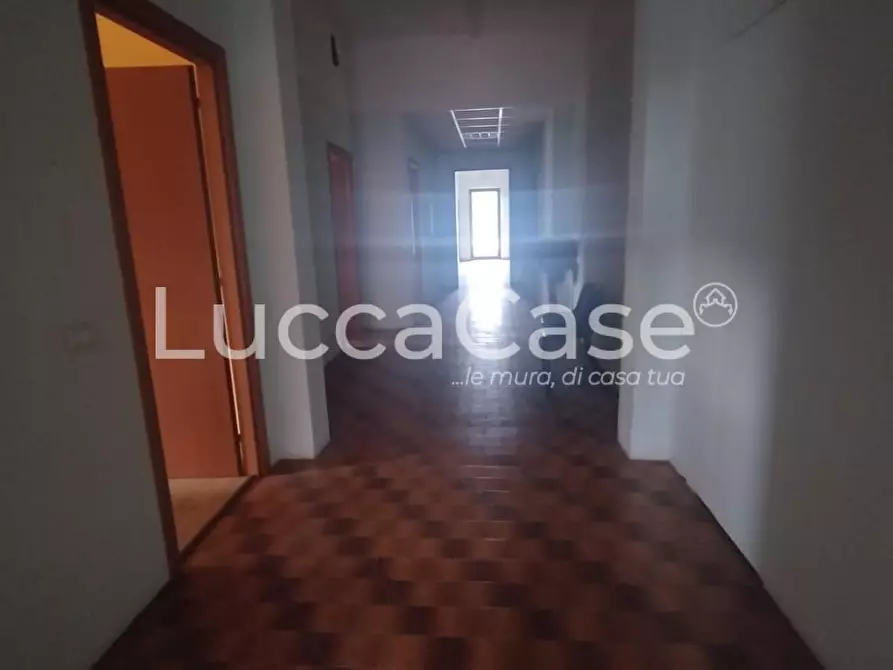 Immagine 2 di Ufficio in vendita  a Capannori