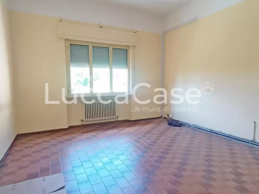 Immagine 1 di Ufficio in vendita  a Capannori