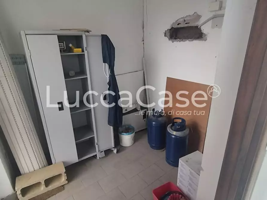 Immagine 6 di Ufficio in vendita  a Capannori