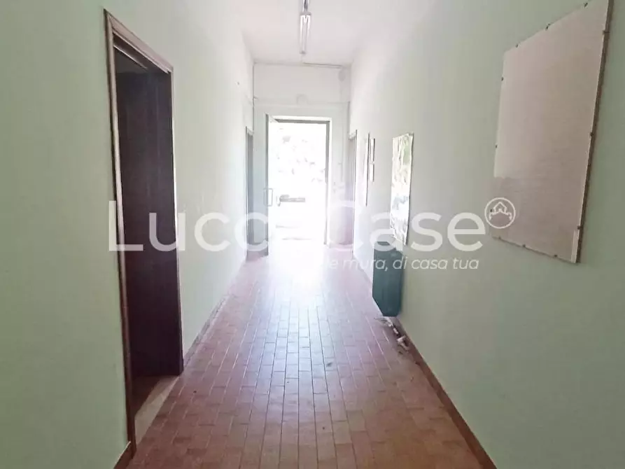 Immagine 16 di Ufficio in vendita  a Capannori