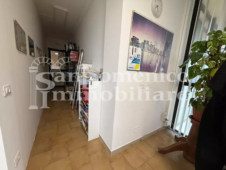 Immagine 4 di Ufficio in affitto  a Cascina