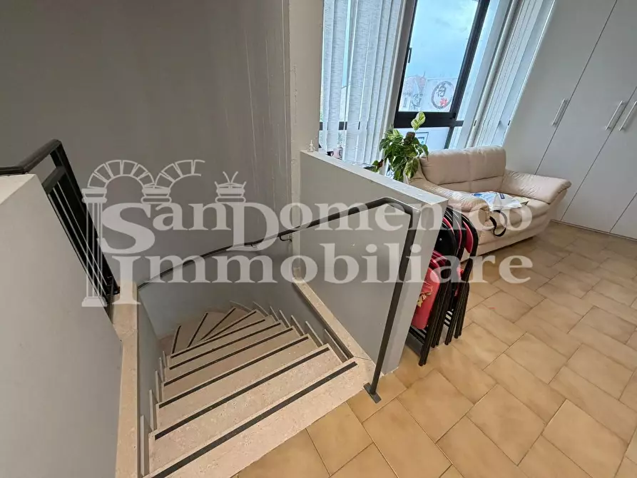 Immagine 7 di Ufficio in affitto  a Cascina