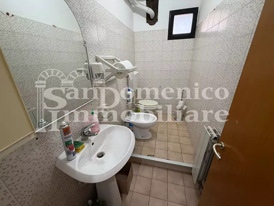 Immagine 6 di Ufficio in affitto  a Cascina