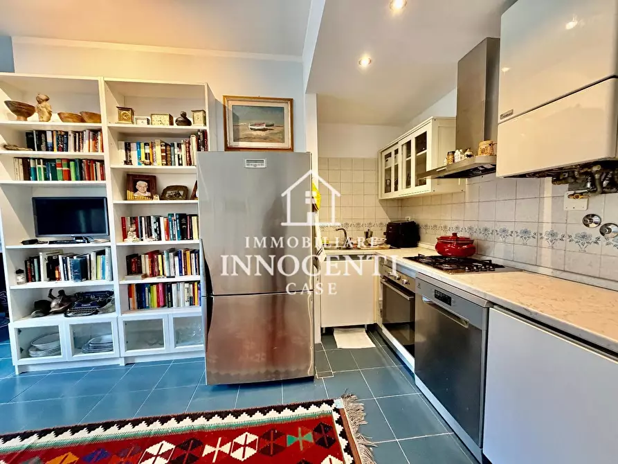 Immagine 5 di Appartamento in vendita  a Massa