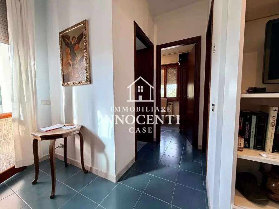 Immagine 11 di Appartamento in vendita  a Massa