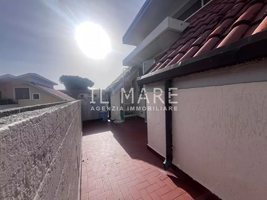 Immagine 11 di Mansarda in vendita  a Massa