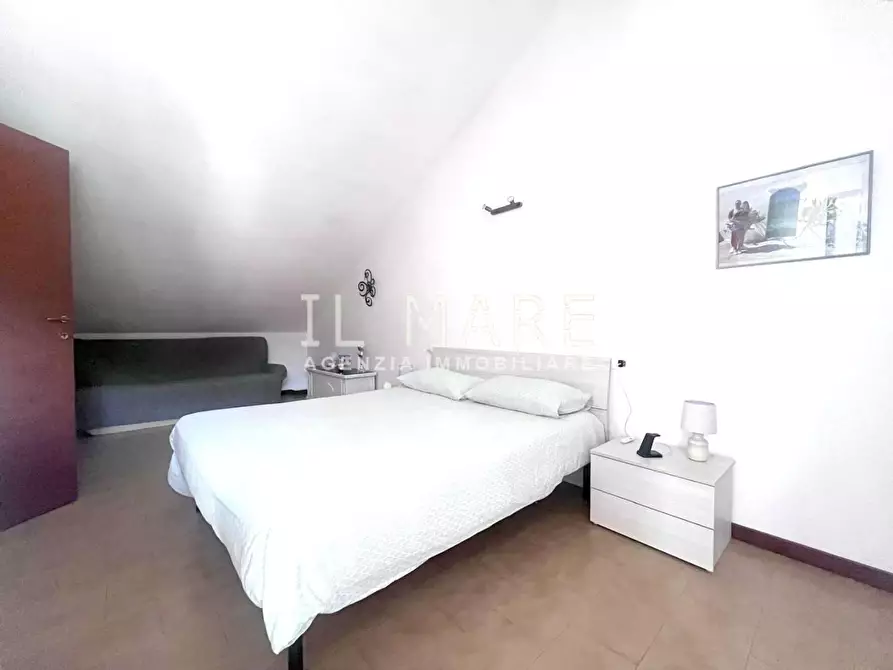 Immagine 22 di Mansarda in vendita  a Massa