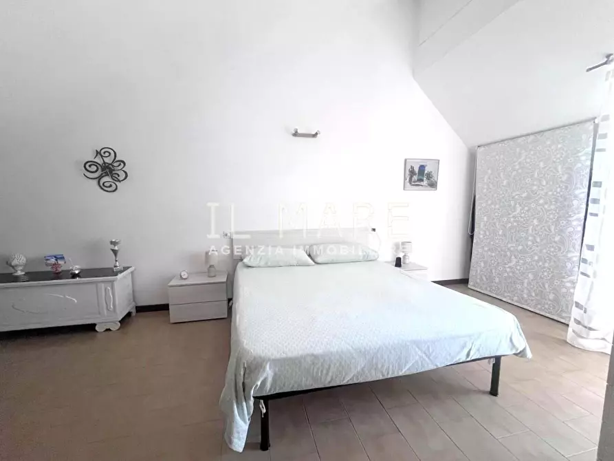 Immagine 21 di Mansarda in vendita  a Massa