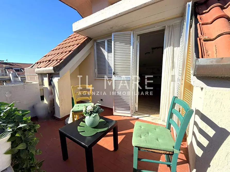 Immagine 1 di Mansarda in vendita  a Massa