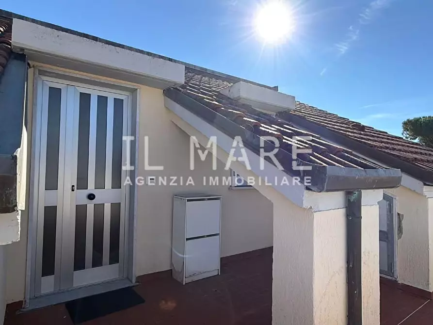 Immagine 7 di Mansarda in vendita  a Massa