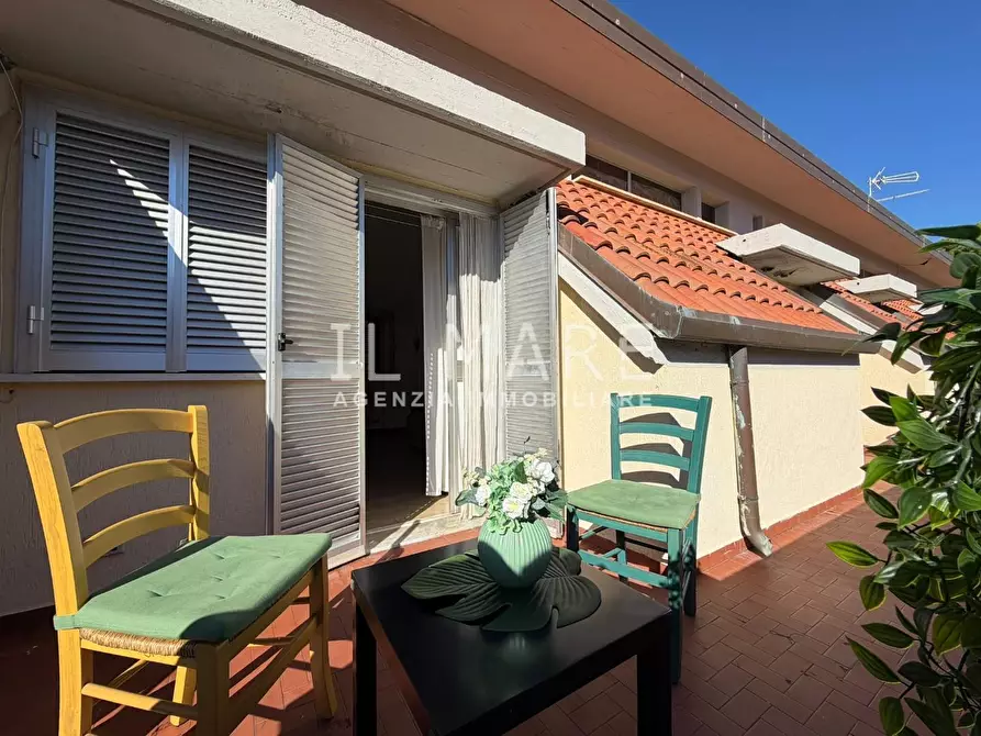 Immagine 2 di Mansarda in vendita  a Massa