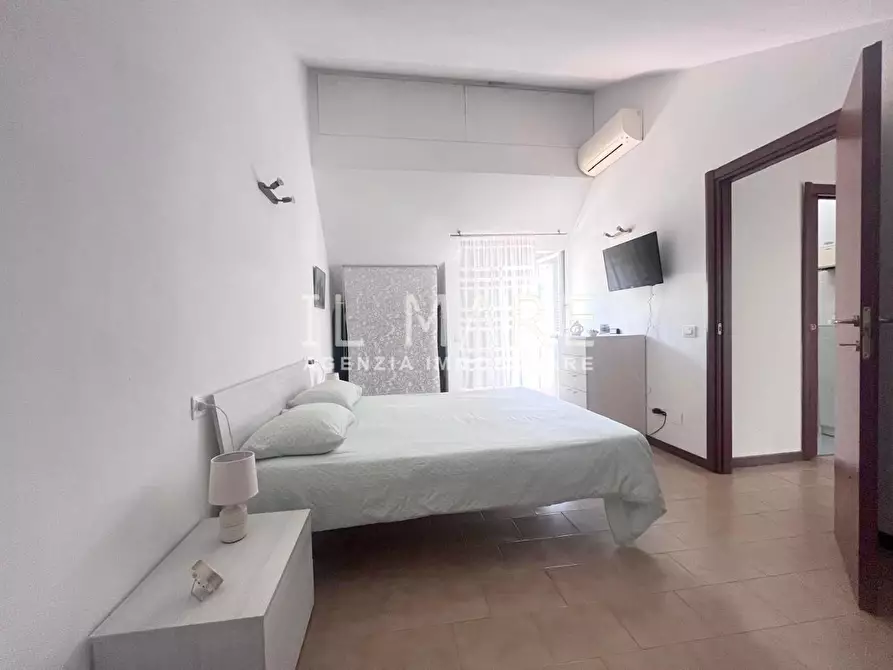 Immagine 23 di Mansarda in vendita  a Massa