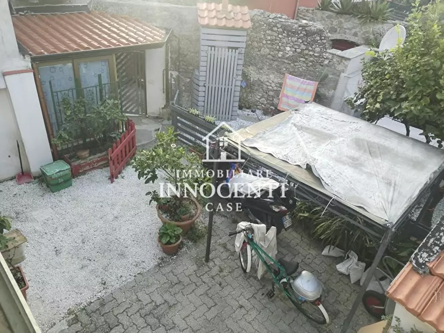 Immagine 4 di Casa semindipendente in vendita  a Massa