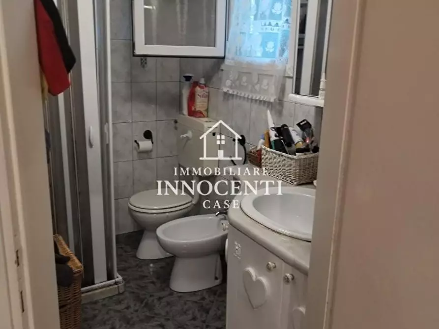 Immagine 13 di Casa semindipendente in vendita  a Massa