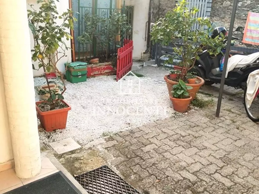 Immagine 3 di Casa semindipendente in vendita  a Massa