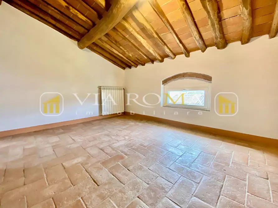 Immagine 18 di Villa in vendita  a Capannori