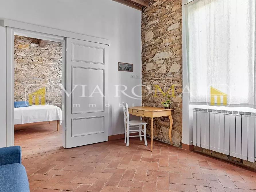 Immagine 36 di Villa in vendita  a Capannori