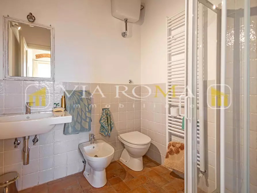 Immagine 60 di Villa in vendita  a Capannori