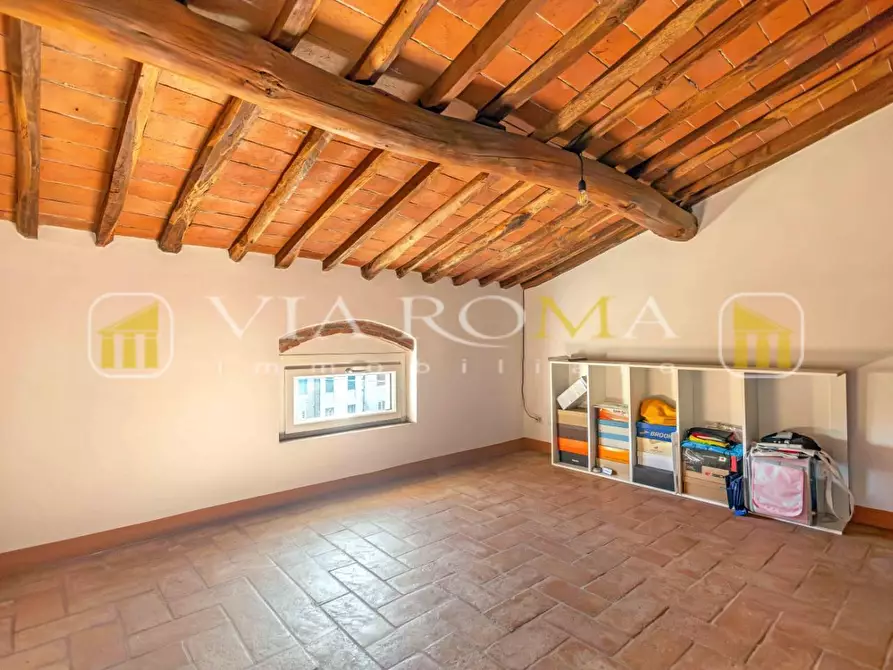 Immagine 61 di Villa in vendita  a Capannori