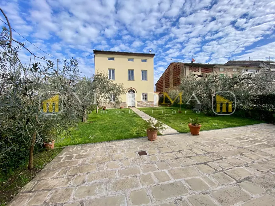 Immagine 6 di Villa in vendita  a Capannori