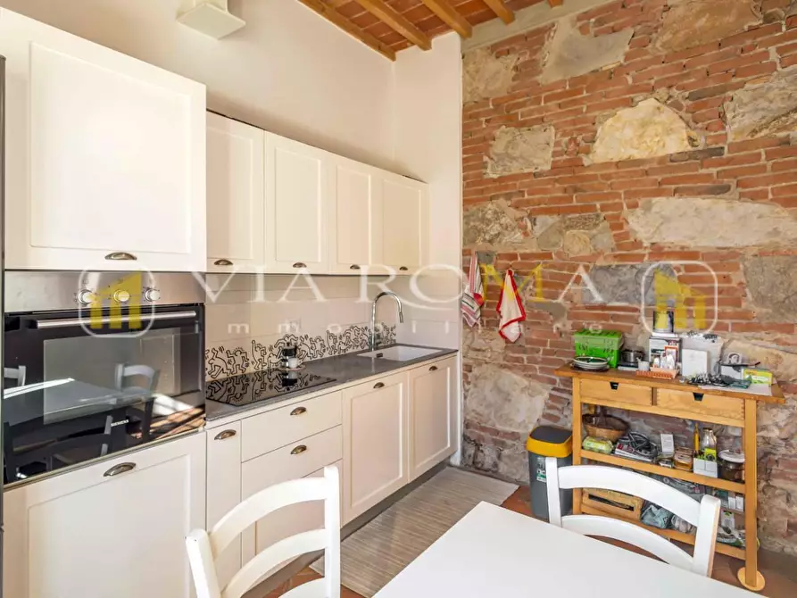 Immagine 51 di Villa in vendita  a Capannori