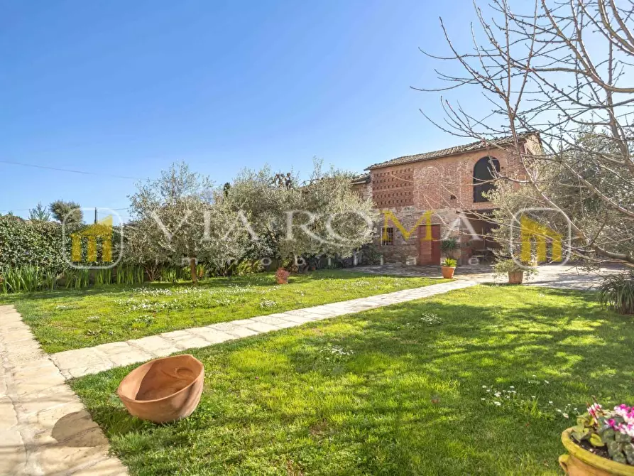 Immagine 46 di Villa in vendita  a Capannori