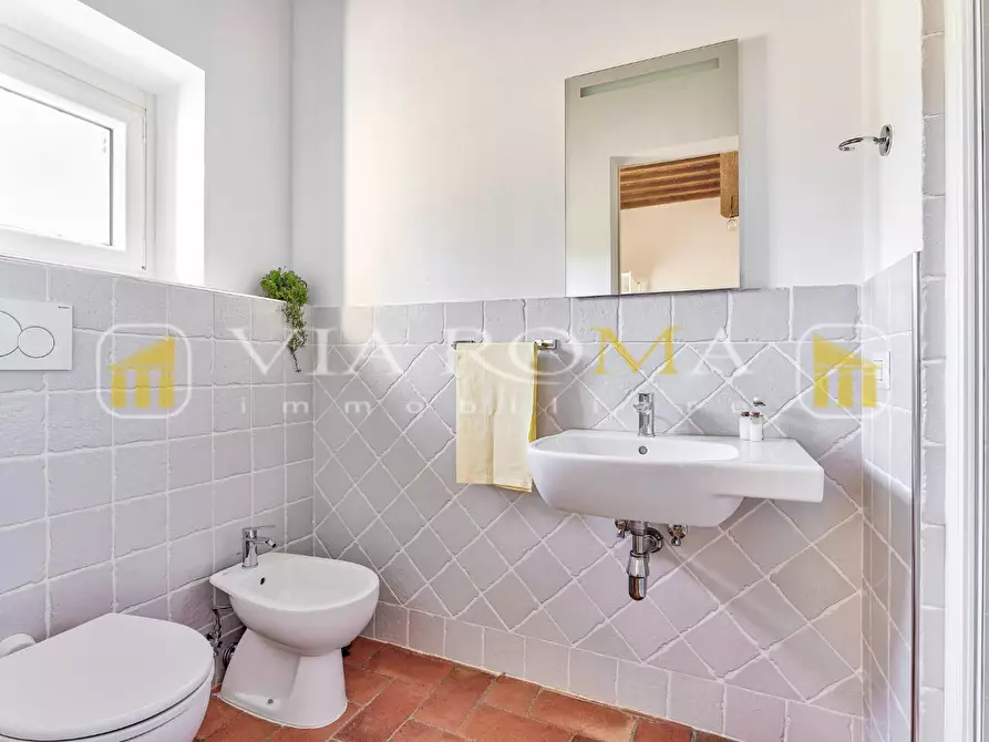 Immagine 24 di Villa in vendita  a Capannori