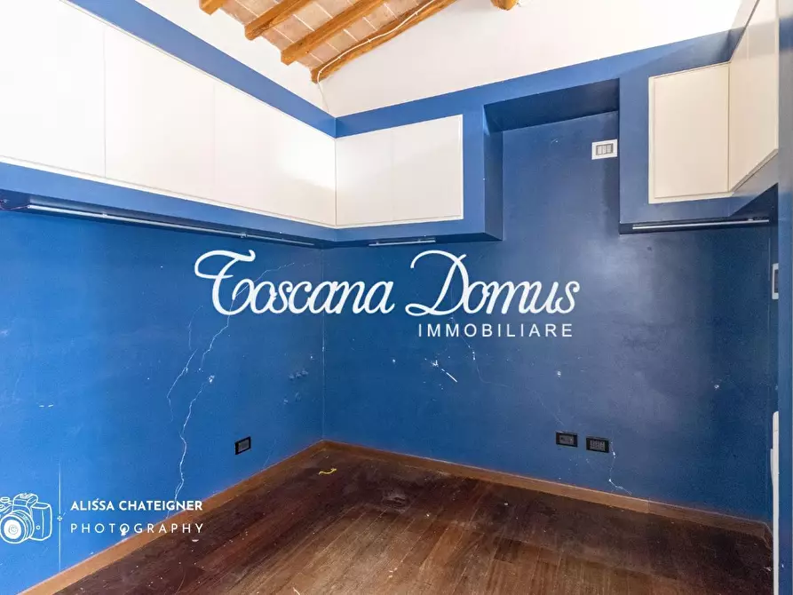 Immagine 21 di Porzione di casa in vendita  a Siena