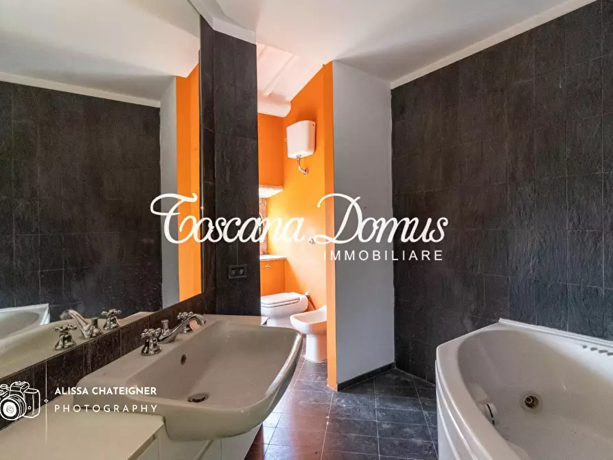 Immagine 39 di Porzione di casa in vendita  a Siena