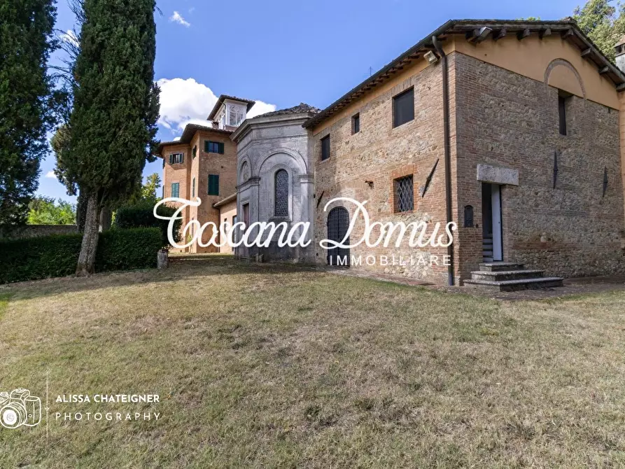 Immagine 3 di Porzione di casa in vendita  a Siena