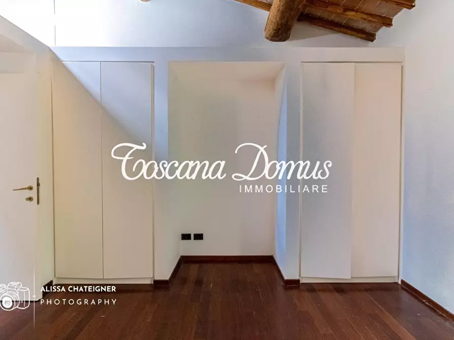 Immagine 30 di Porzione di casa in vendita  a Siena