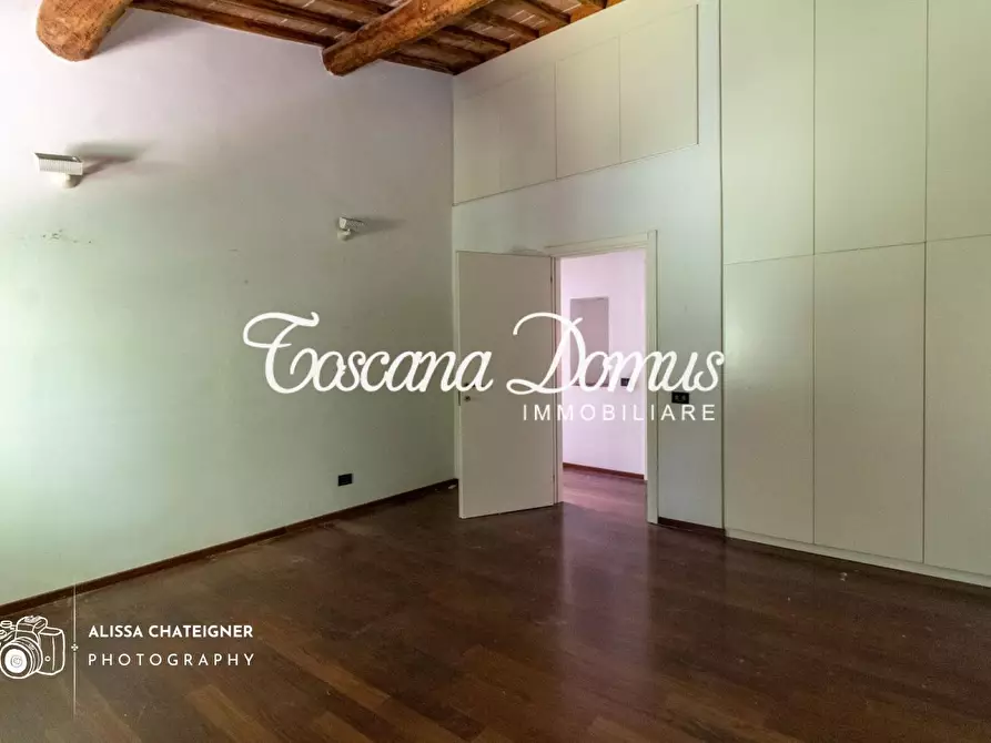 Immagine 37 di Porzione di casa in vendita  a Siena